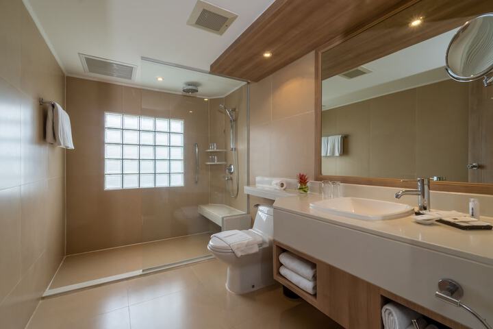 Room 48 of 148