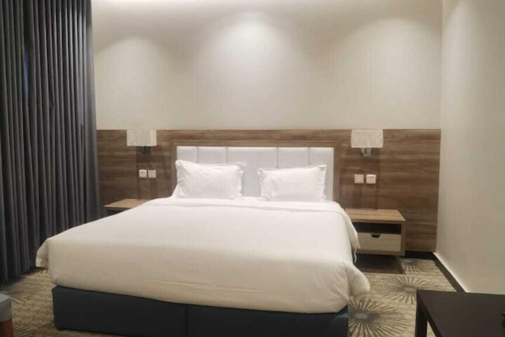 Room 12 of 35