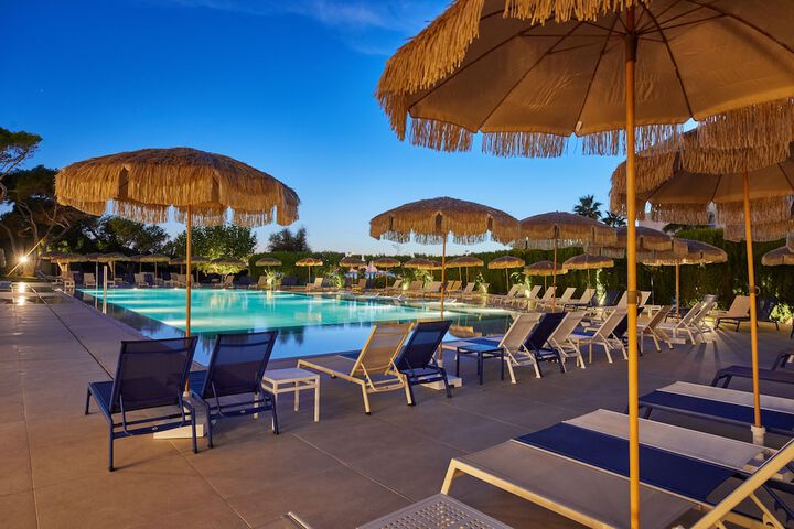 Pools & Facilities