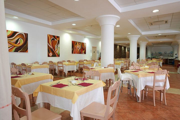 Dining 80 of 117