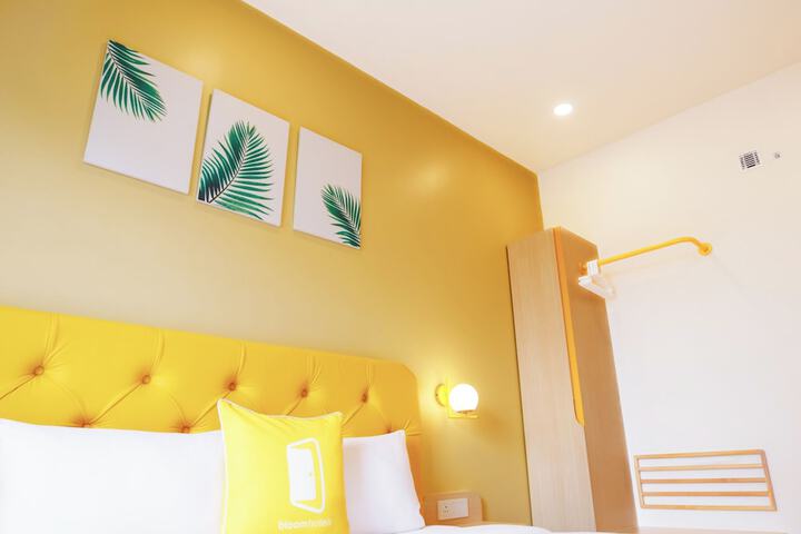 Room 10 of 24