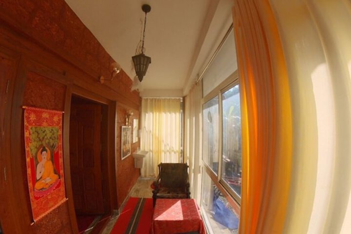 Room 15 of 33