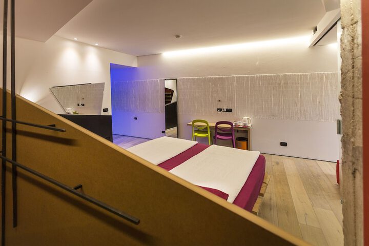 Room 10 of 95