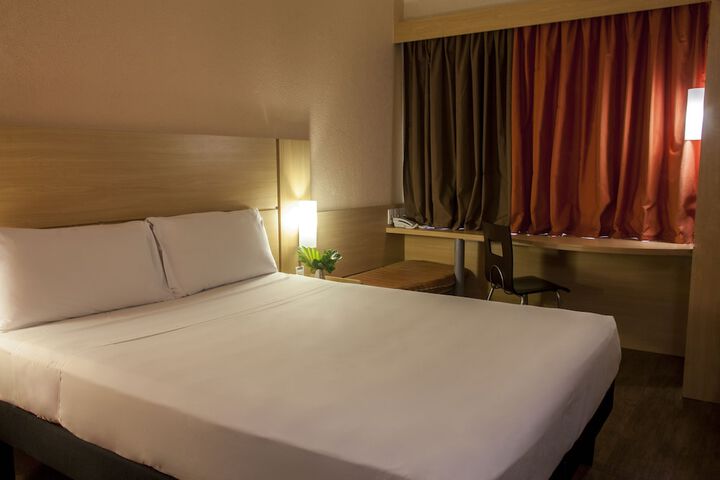 Room 28 of 59