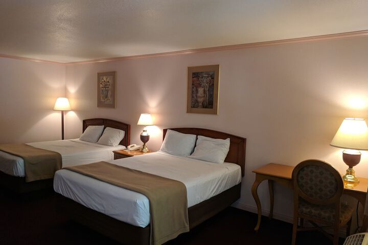 Room 15 of 81