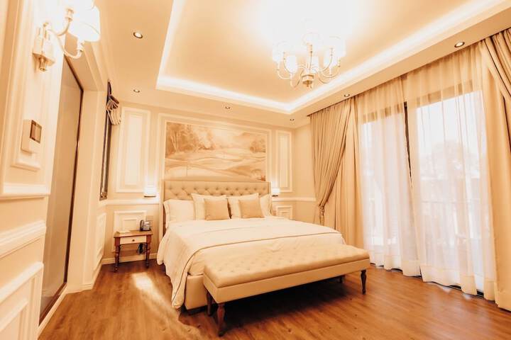 Room 12 of 91