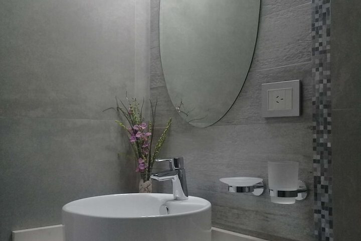 Room 9 of 17