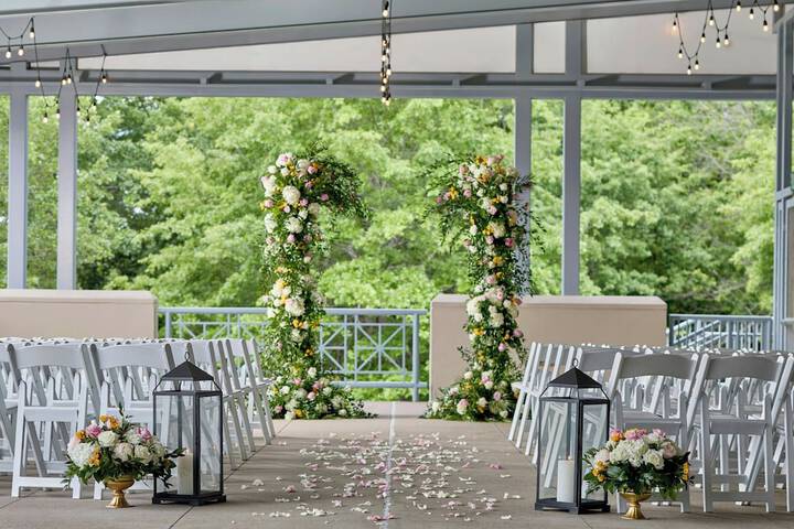 Ballroom/Hall 93 of 130