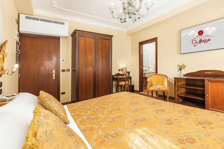 Room 34 of 59