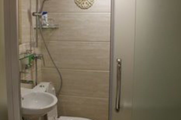 Room 4 of 25