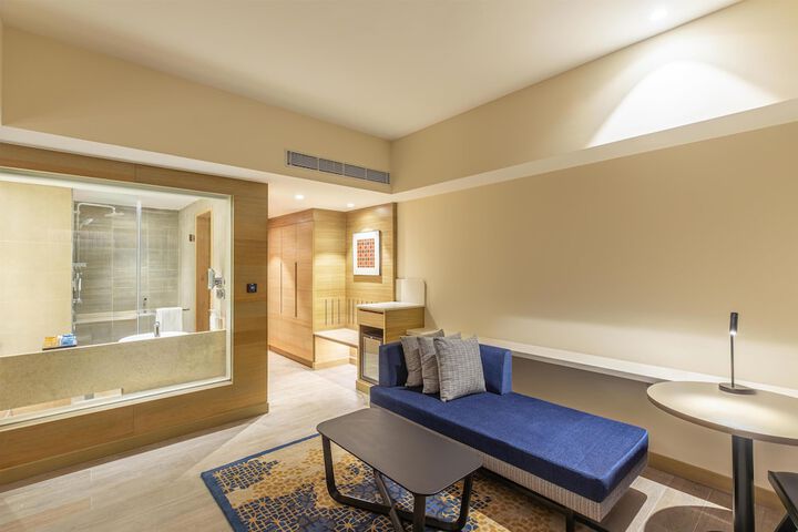 Room 15 of 41