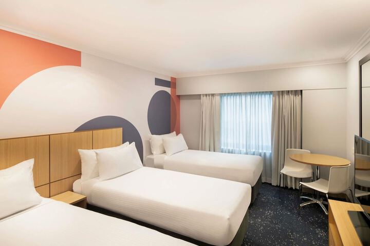Room 15 of 105