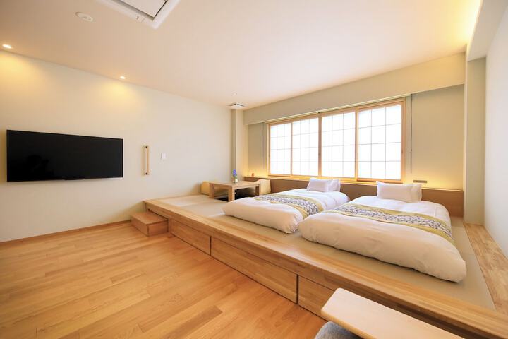 Room 15 of 42
