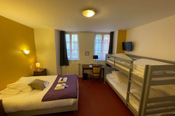 Room 4 of 27