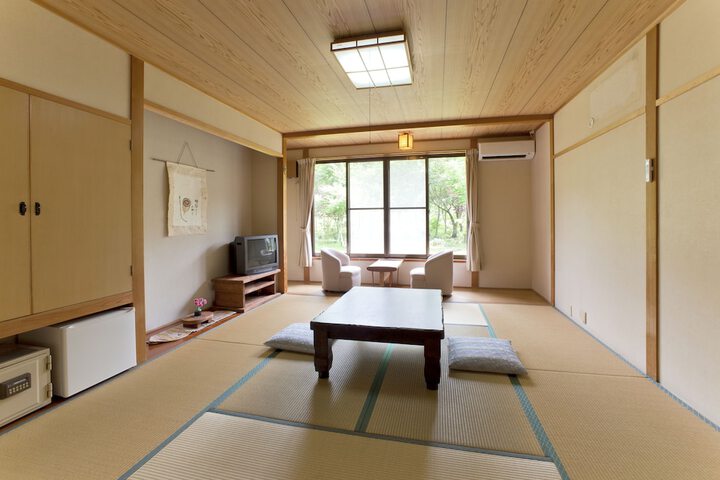 Room 9 of 119