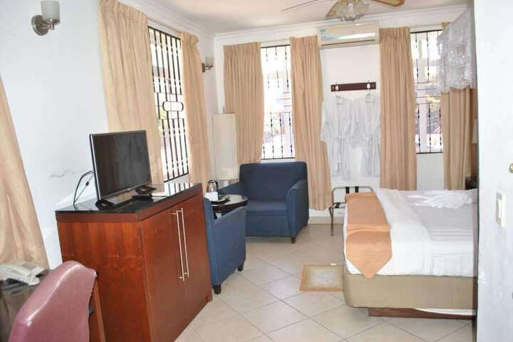 Room 29 of 63