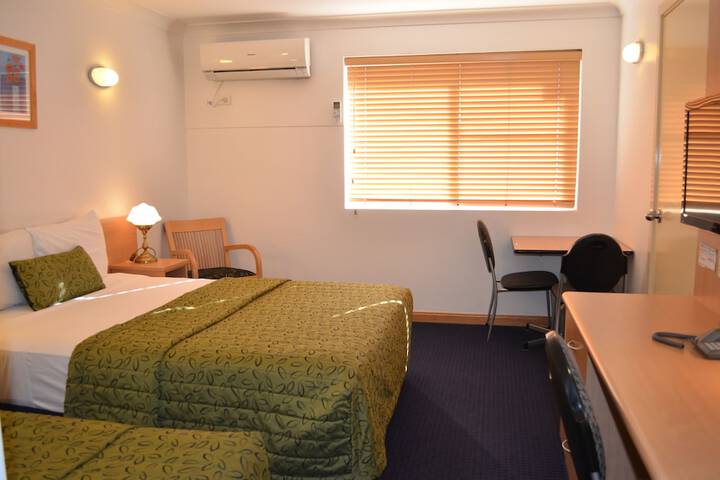 Room 25 of 51