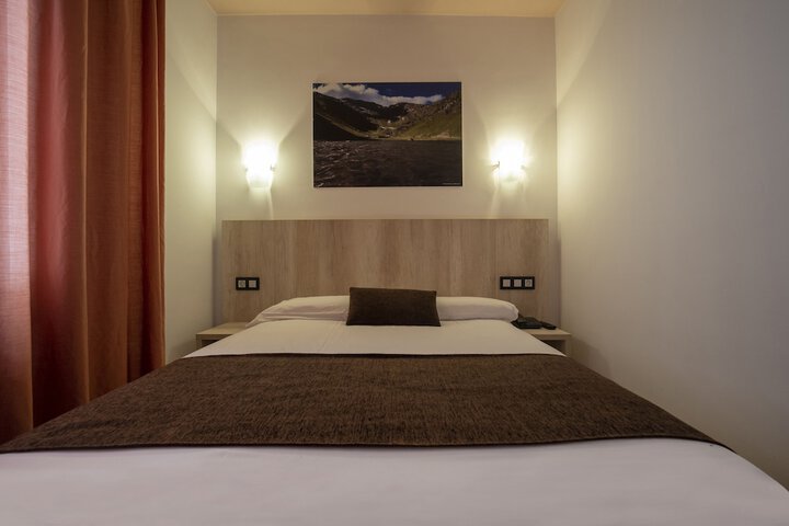 Room 6 of 48