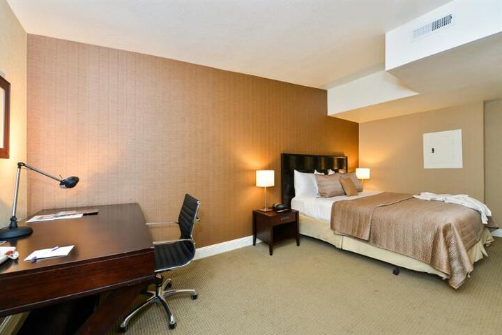 1 Bedroom Executive Suite King Bed (25 of 29)