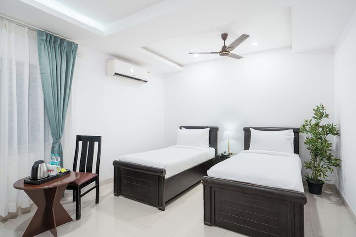 Room 7 of 16