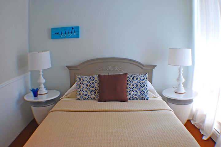Room 3 of 28