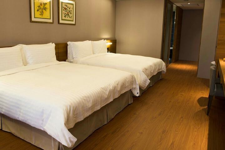 Room 21 of 155