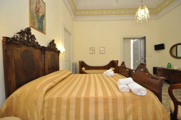 Room 5 of 21