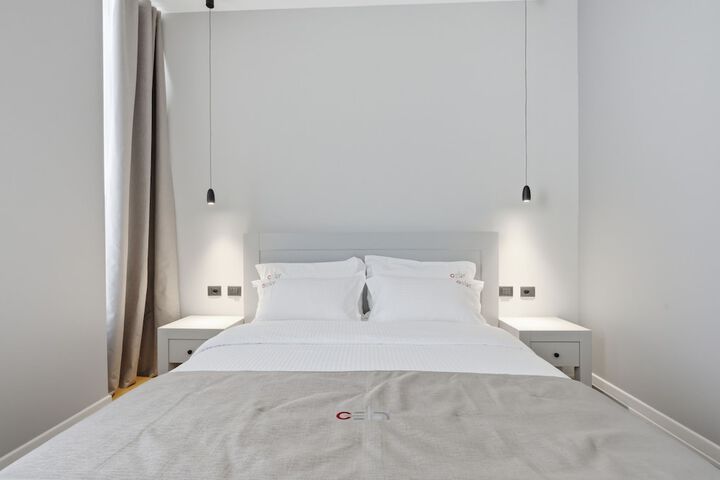 Room 5 of 74