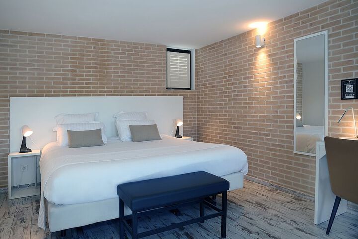 Room 21 of 74