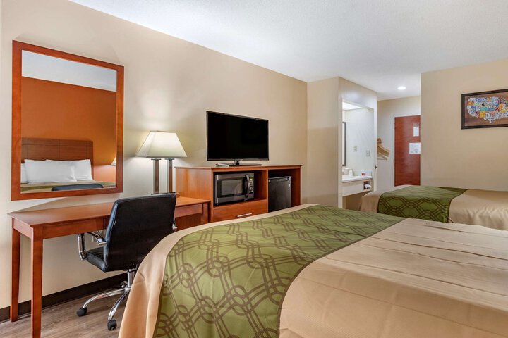 2 Double Beds (9 of 13)