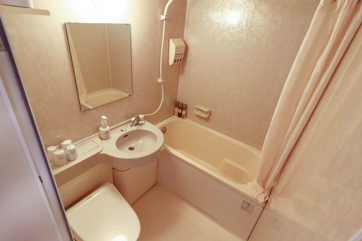 Room 16 of 77