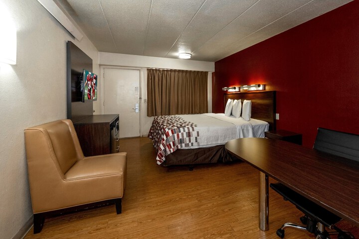Red Roof Inn Chicago Lansing Lansing | Bookonline.com