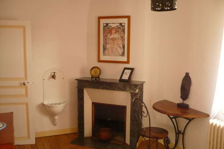 Room 5 of 23
