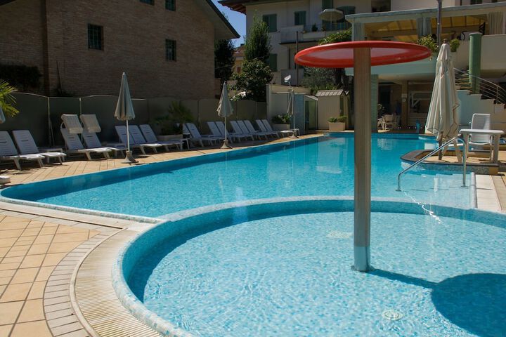 Pool 28 of 53