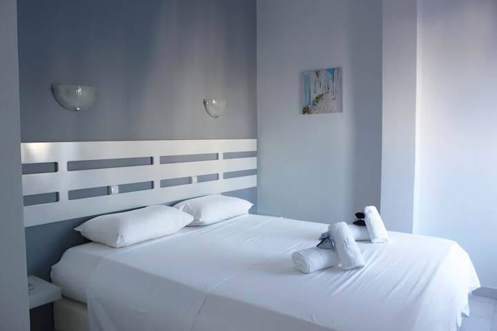 Room 11 of 37