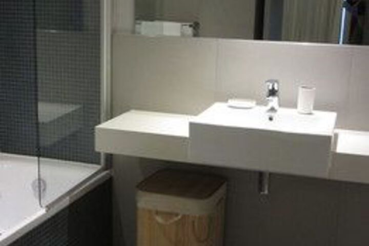 Room 16 of 65