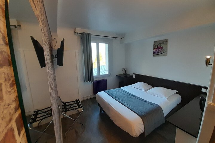 Room 9 of 50
