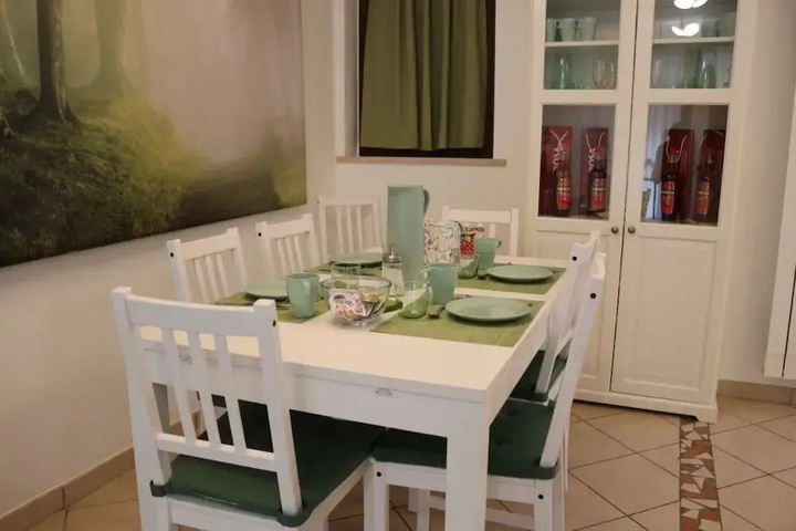 Dining 16 of 16