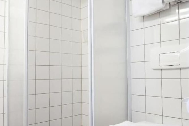 Room 15 of 31