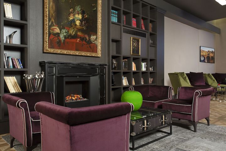 Guest Lobby