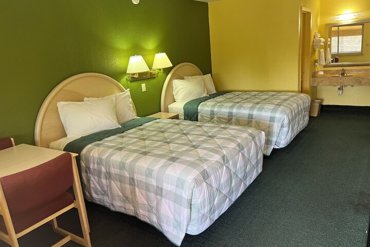 Room 8 of 14