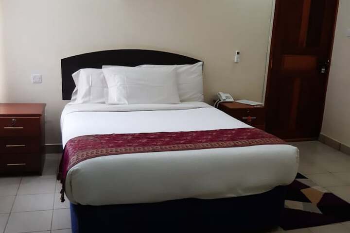 Room 5 of 18