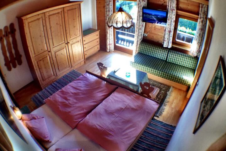 Room 9 of 50