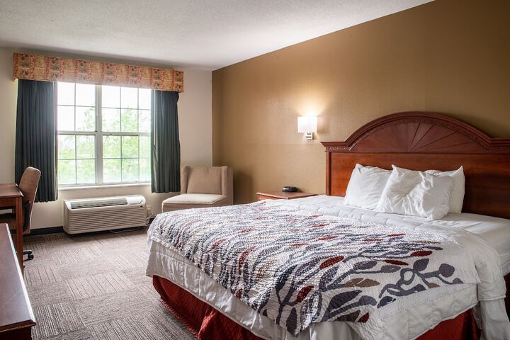 Standard | King Bed (10 of 15)