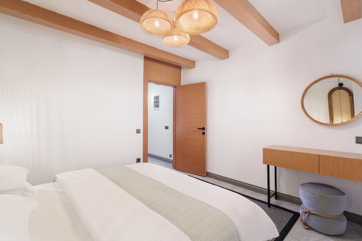 Room 27 of 71
