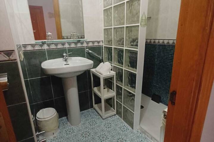 Room 10 of 12