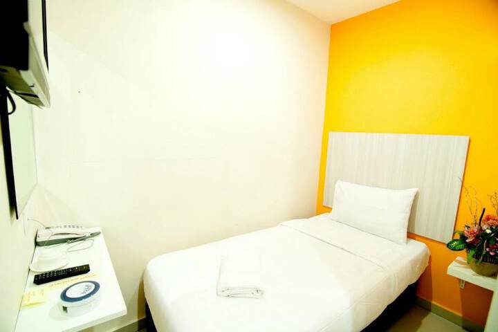 Room 14 of 41