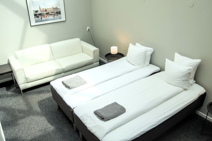 Room 37 of 128
