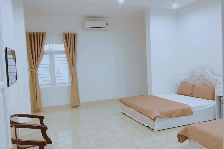 Room 10 of 20