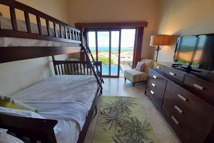 Room 14 of 171